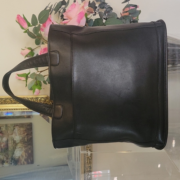 Coach Handbags - VINTAGE COACH F9C-9314 .🥰🥰